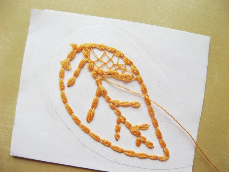 Needle Lace Skeleton Leaves - Daliute - 來自立陶宛的親吻!