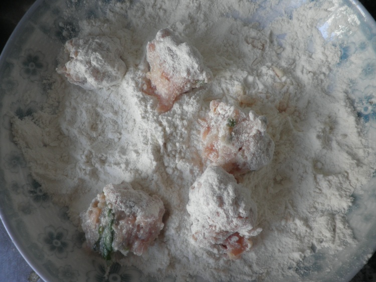軟嫩可口---炸肉圓 - 初級(jí)煮婦 - 初 級(jí) 煮 婦