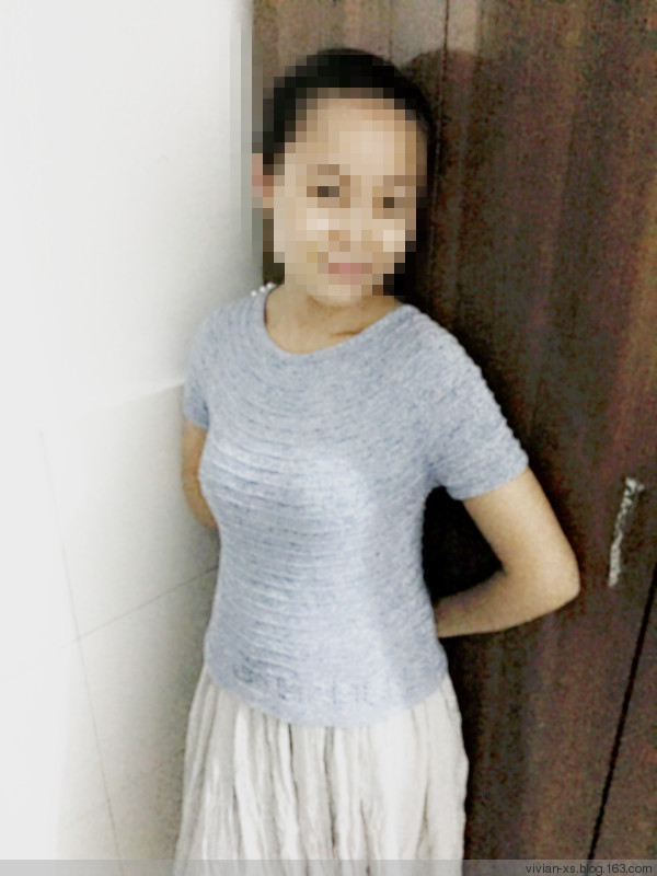 愛瑪（Emmaline）：云素*棉麻短袖肩開扣套頭衫 - Vivian - Vivian天天向尚