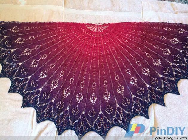 Renaissance Fan Shawl - 木棉花 - 雨茫茫，霧茫茫，盼望花開，花已落……