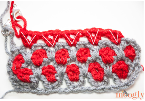 How to #Crochet the Moroccan Tile Afghan :: a photo and video tutorial for this amazing stitch!